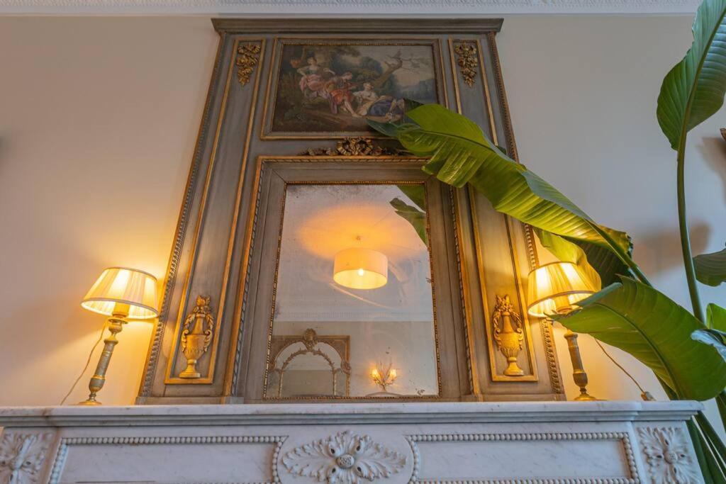 Vue Louvre Et Seine Appartement Paris