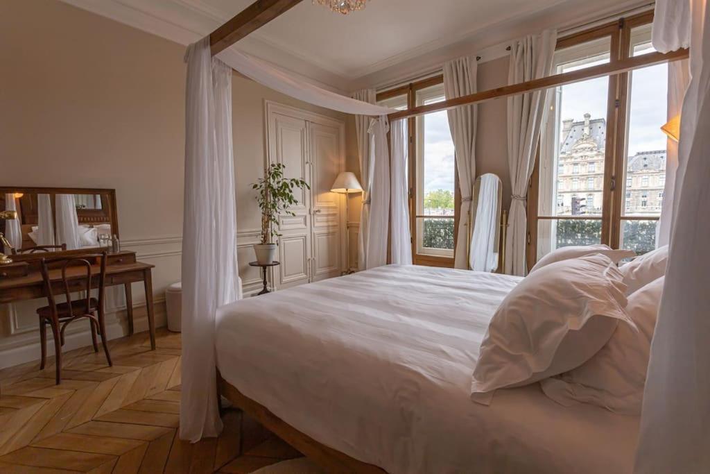 Appartement Vue Louvre Et Seine Paris
